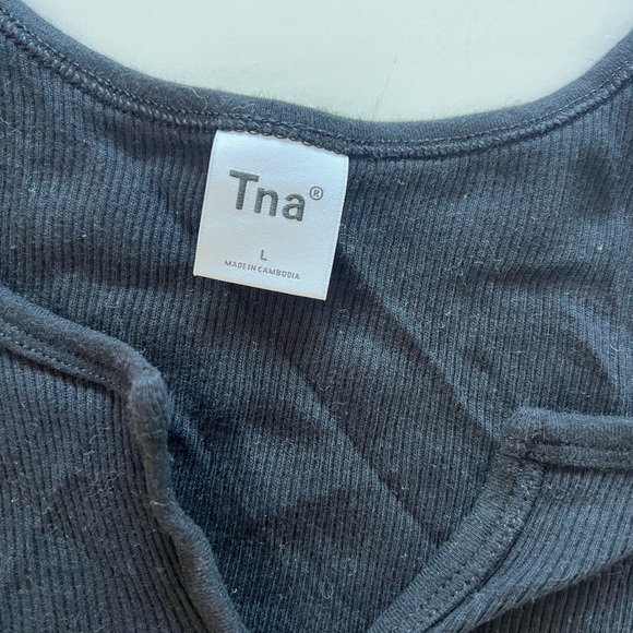 aritzia cropped tank top - Picture 2 of 2